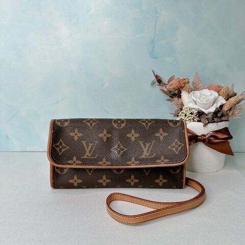 LV Pochette老花小包