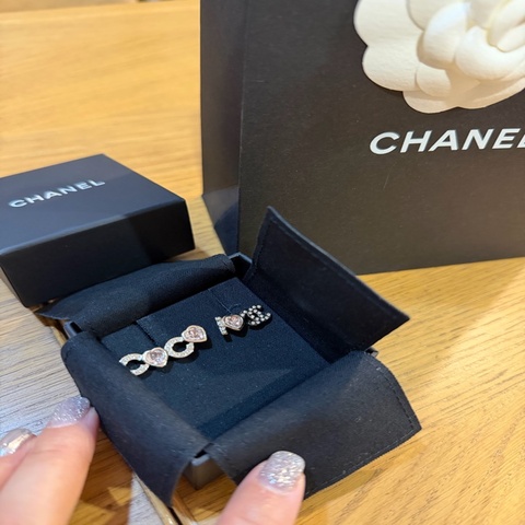香奈兒Chanel不對稱耳環