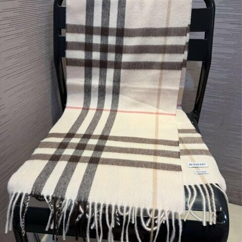 💎Han's house精品服飾💎Burberry 圍巾格紋 羊毛 雙面 羊絨 168X30 蘇格蘭制 原價20500