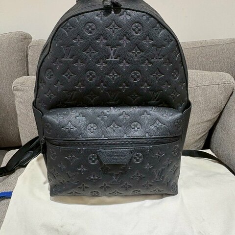 LV Discovery PM黑壓紋後背包