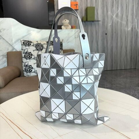 BAOBAO ISSEY MIYAKE 三宅一生 6x6 亮面手提包