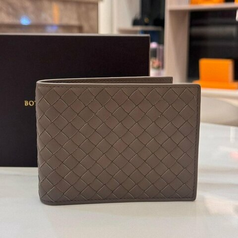 BOTTEGA VENETA 咖色編織小牛皮短夾