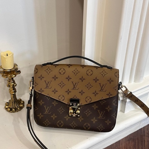 LV M44876/晶片款 老花拚色郵差包