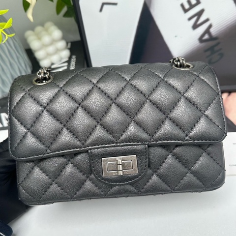 近新閒置🩶🪩#香奈兒 #2.55 mini #黑銀荔枝皮 #全配購證