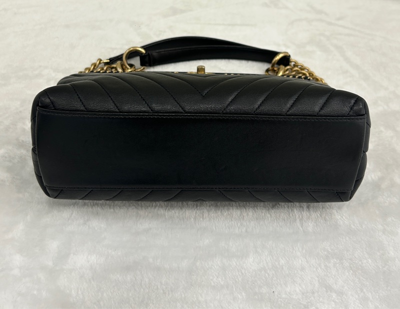 Chanel A91848 CHEVRON V型絎縫STITCH金釦小型購物包｜PopChill 拍拍圈