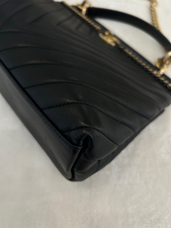 Chanel A91848 CHEVRON V型絎縫STITCH金釦小型購物包｜PopChill 拍拍圈
