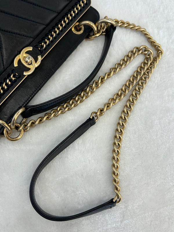 Chanel A91848 CHEVRON V型絎縫STITCH金釦小型購物包｜PopChill 拍拍圈