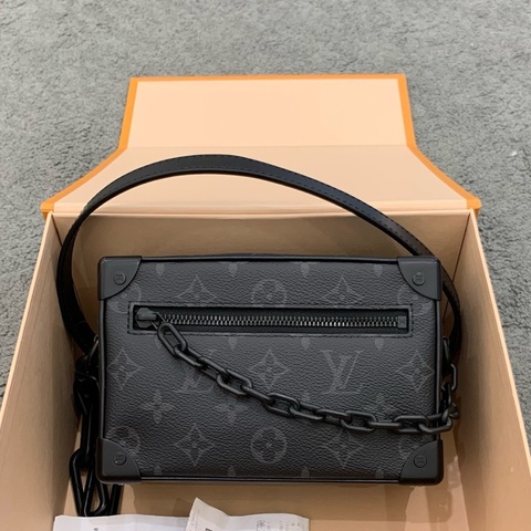 LV 路易威登 Soft Trunk 黑武士 黑色老花軟盒子鏈條包 芯片款 26年票