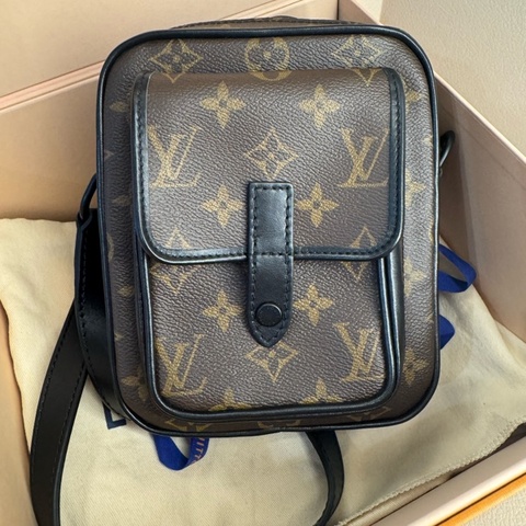 LV Christopher 經典老花斜背包相機包｜黑色牛皮肩帶無植鞣革｜信義微風購入｜全配全套｜男女通用｜M69404