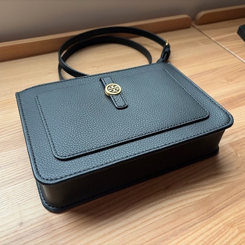 Tory Burch黑色荔枝紋牛皮woc斜背包