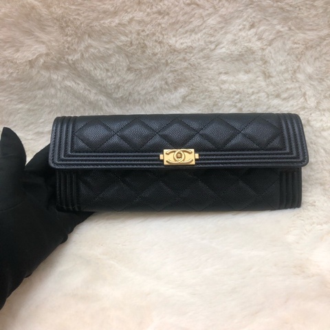 Chanel Le boy 魚子醬金扣 芯片 長銀包 XC640