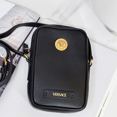 VERSACE 範思哲 黑色休閒斜挎包 手機包 金色美杜莎頭像設計