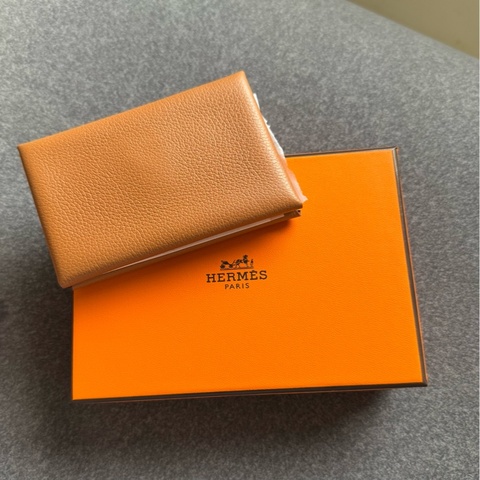 超值 ｜Hermès Calvi Duo 卡夾零錢包｜山羊皮金棕色｜附盒