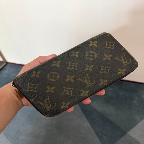 Lv老花拉鍊長夾 (M60017)
