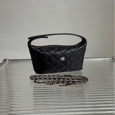 ♠ ️ Chanel/香奈兒荔枝皮黑金 hobo 飯盒包，實用耐裝仲小小可愛，尺寸：16 × 7 × 15