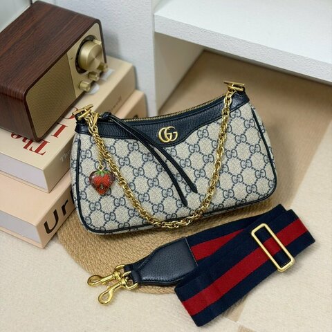 🏷Gucci 古馳．Ophidia GG Supreme 草莓蜜蜂兩用麻將包 藍黑色