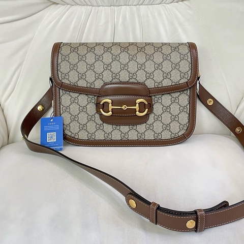 古馳/Gucci Horsebit 1955系列 中號斜挎包 金扣
