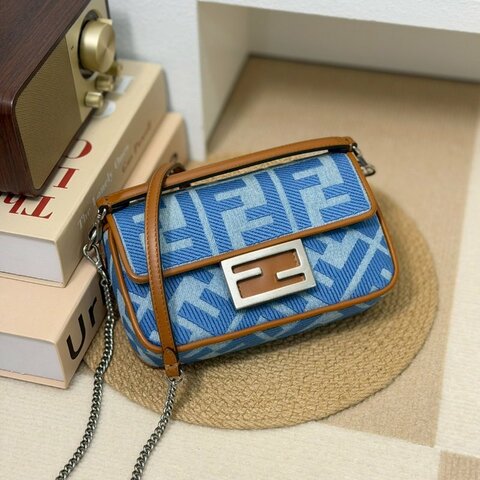 🏷Fendi 芬迪．Mini baguette 單寧牛仔 法棍包
