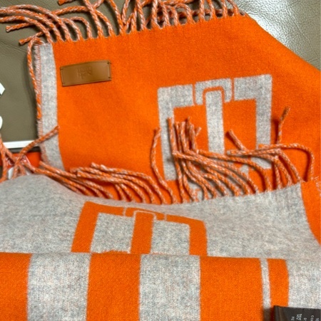 全新愛馬仕圍巾保證正品附發票Hermes