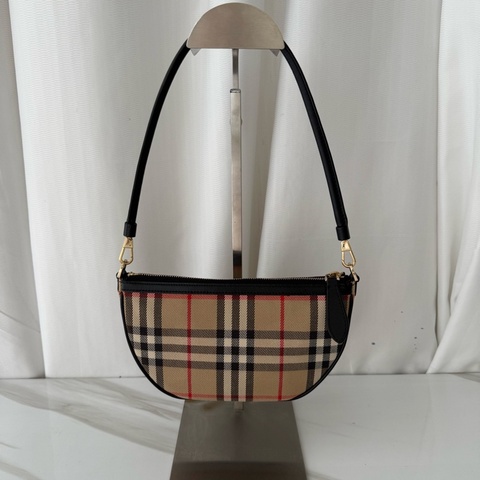 巴寶莉 Burberry 戰馬格紋 單肩腋下包