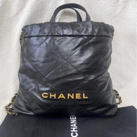 Chanel香奈兒｜22bag黑金小號雙肩書包