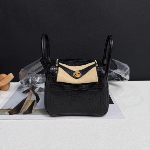 HERMES愛馬仕mini lindy 黑色 金扣 W刻