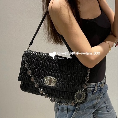 🈶購證 #全網最低💰 #99閒置✨ Miumiu黑銀hobo水鑽雙鏈條⛓️