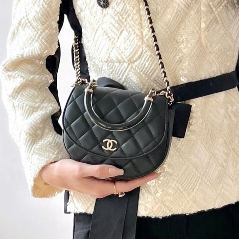 💎Chanel香奈兒｜25C亞克力手柄黑色羊皮金扣小豬包 單肩斜挎包｜99新芯片款