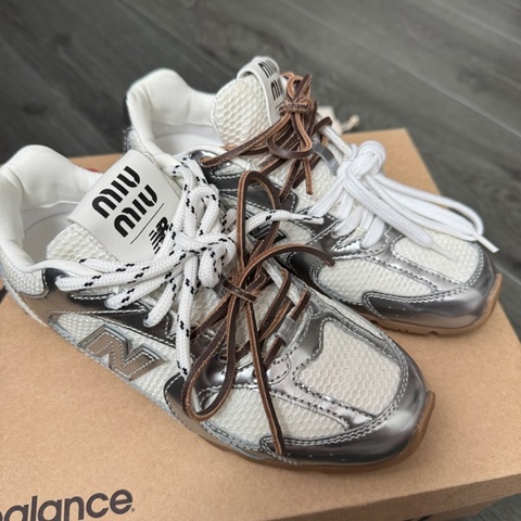 miu x nb 銀角銀色 爆款（美國親買） 35號 本人36.5都能穿