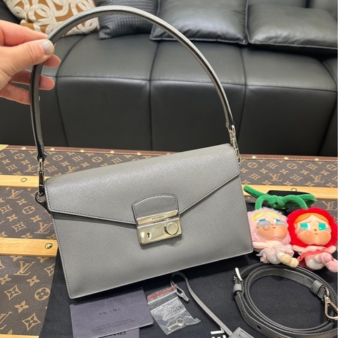 Prada 普拉達 灰色十字紋風琴包 附件 肩帶