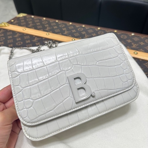 Balenciaga巴黎世家 Bbag 白色鰐魚紋鏈條包 wocp