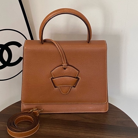 Loewe羅意威葉子包 焦糖色 牙簽紋牛皮