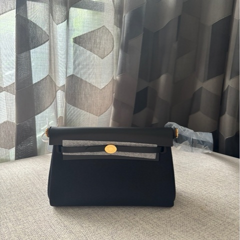🧡 Hermès Mini Herbag｜黑色 × 金扣｜2026年5月購入