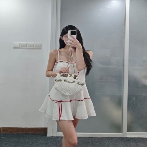 ✨ CHANEL 福袋系列 奶油白羊皮抽繩水桶包 ✨