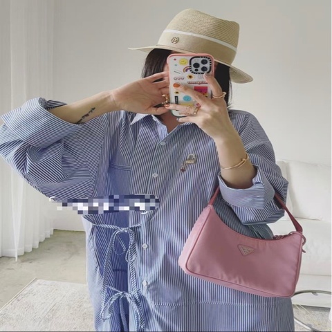 💗 PRADA Re-Edition Hobo 粉色尼龍腋下包 💗