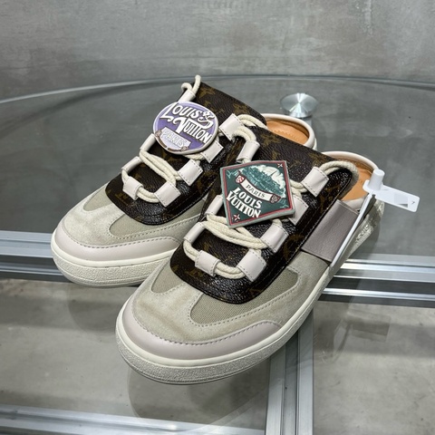 Louis Vuitton/路易威登 LV Flight mode 徽章半拖 尺碼/3.5 37.5