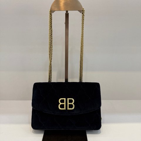 Balenciaga 巴黎世家 黑色絲絨B標woc 鏈條肩帶設計 時髦又百搭 通勤約會都能背