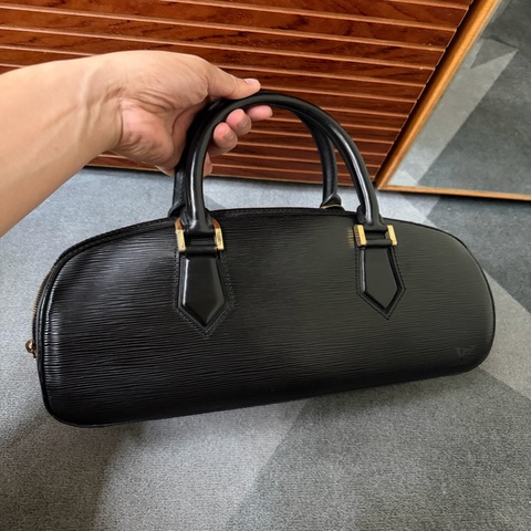 Lv經典黑色水波紋手提貝殼包（M52782）