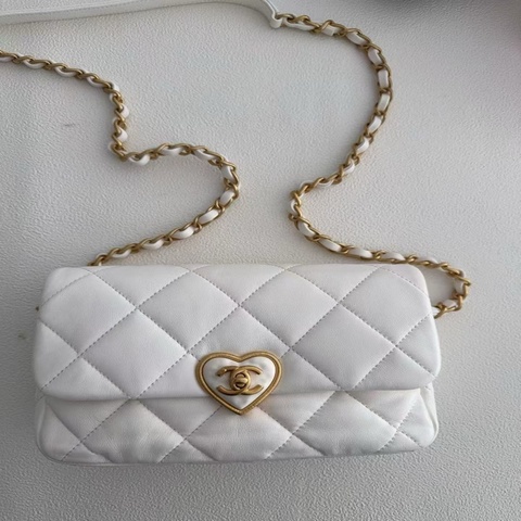 【全新品】香奈兒CHANEL 23s白色🤍爱心珐琅扣CF mini 20 芯片款單肩鏈條包