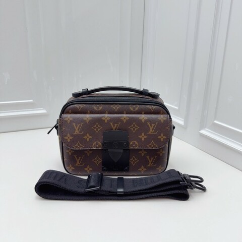 Louis Vuitton 老花黑色郵差包 晶片款