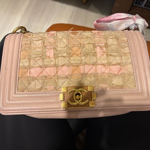 香奈兒粉色古董肩背包