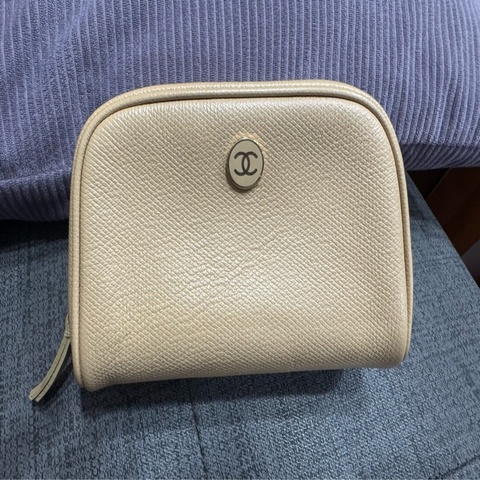 Chanel 杏色（奶茶色 ）化妝包