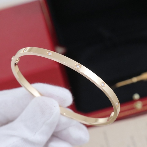 Catrier卡地亞 Love 窄版十鑽手鐲，18K黃金10鑽 18碼 配件盒子證書。