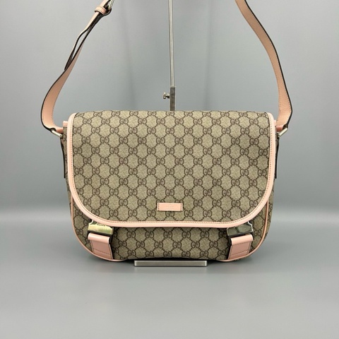 GUCCI 古馳 老花拼粉郵差雙扣單肩斜挎包 33*25