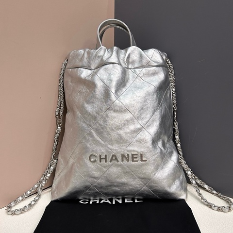 Chanel香奈兒！23P芯片款22bag太空銀色小號雙肩背包