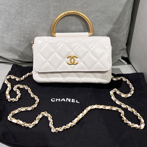香奈兒Chanel白色油蠟羊皮白金23B金屬手柄鏈條包 芯片