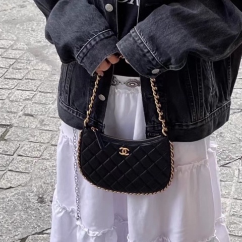 全新全配🖤✨#香奈兒 #23B Hobo #黑金腋下包 #嬉皮包  #購證晶片