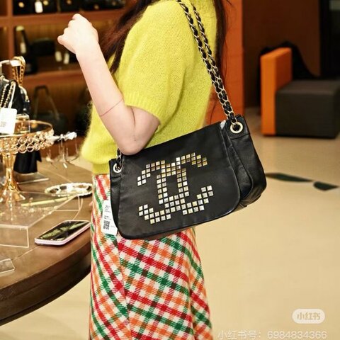 Chanel 黑金大Logo雙C鏈條包 牛皮 28*20*14 98新配件塵袋