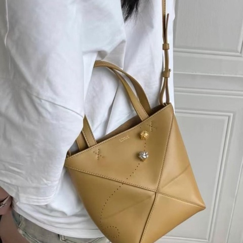 LOEWE 情人節限定薑黃色 小刺蝟別針幾何tote迷你托特包 16×20cm 9新 配件塵袋