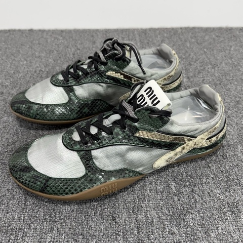 Miu Miu/繆繆 25年新款蟒蛇墨綠薄底運動鞋 德訓鞋 /42碼/內長270